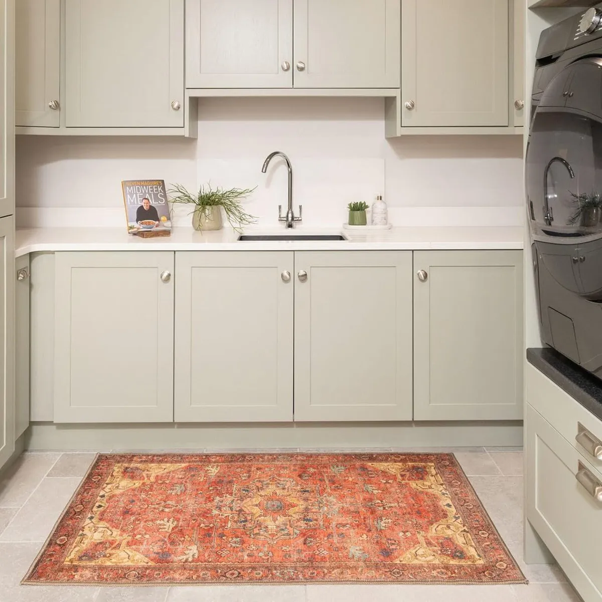 Washable Classic Red Smooth Texture Rugs Kashan - Image 3