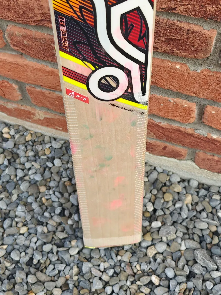 Kookaburra Cricket bat - Image 1