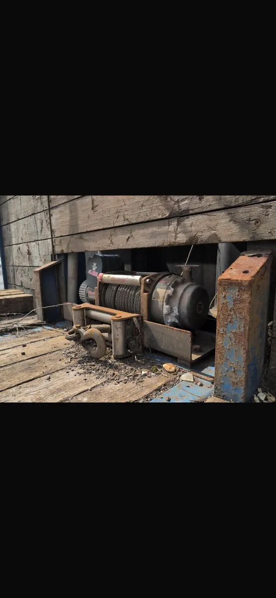 Volvo Hiab Beavertail - Image 4