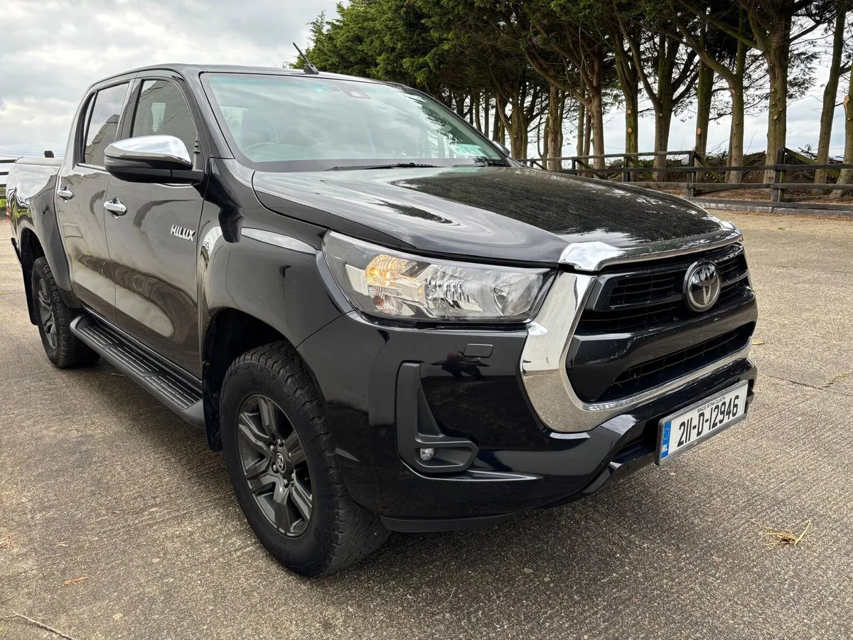 Toyota Hilux 2.4D  -4D Sr5 2021 - Image 2