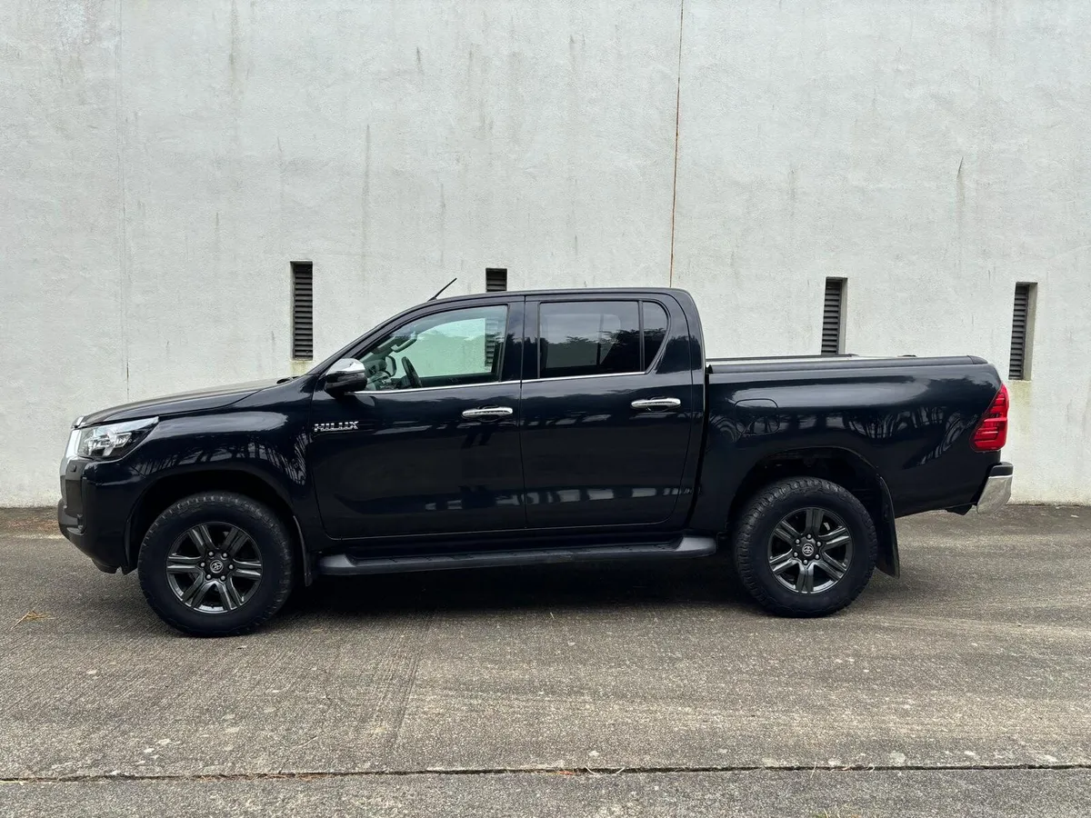 Toyota Hilux 2.4D  -4D Sr5 2021 - Image 3