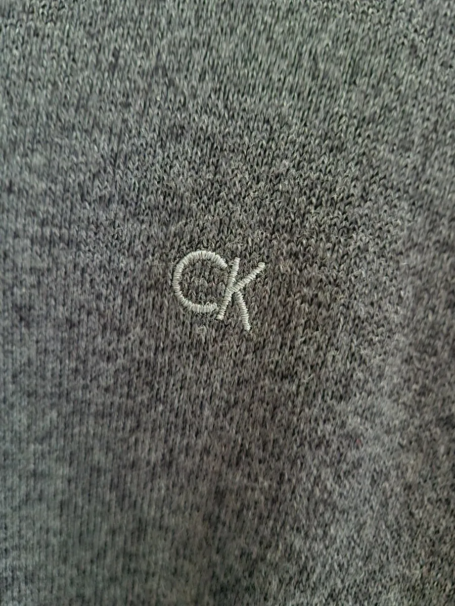 Calvin Klein v-neck golf jumper - Image 3