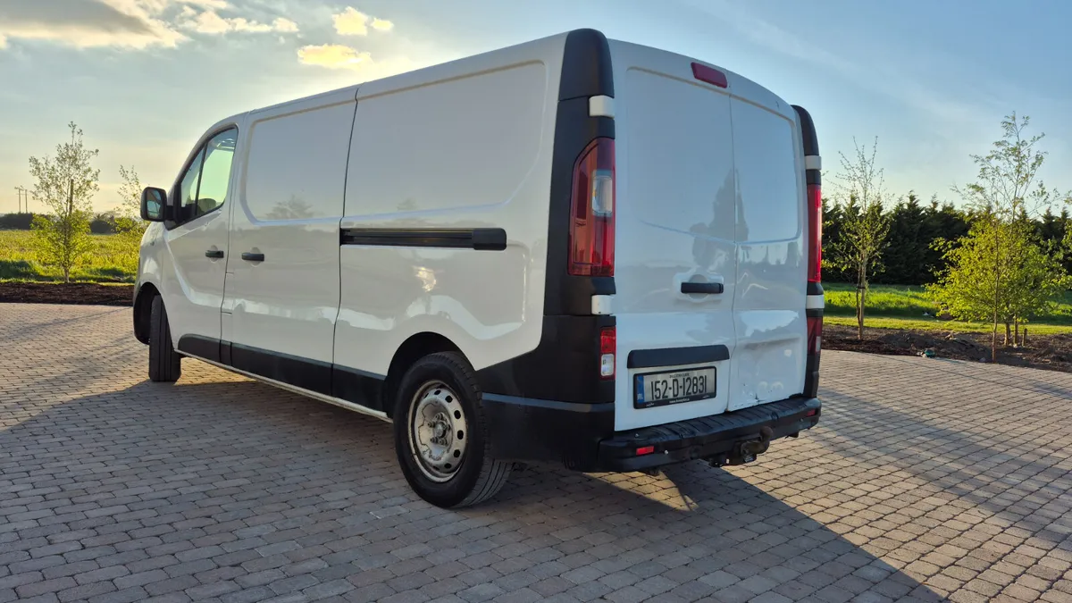 2015 Opel Vivaro lwb - Image 3