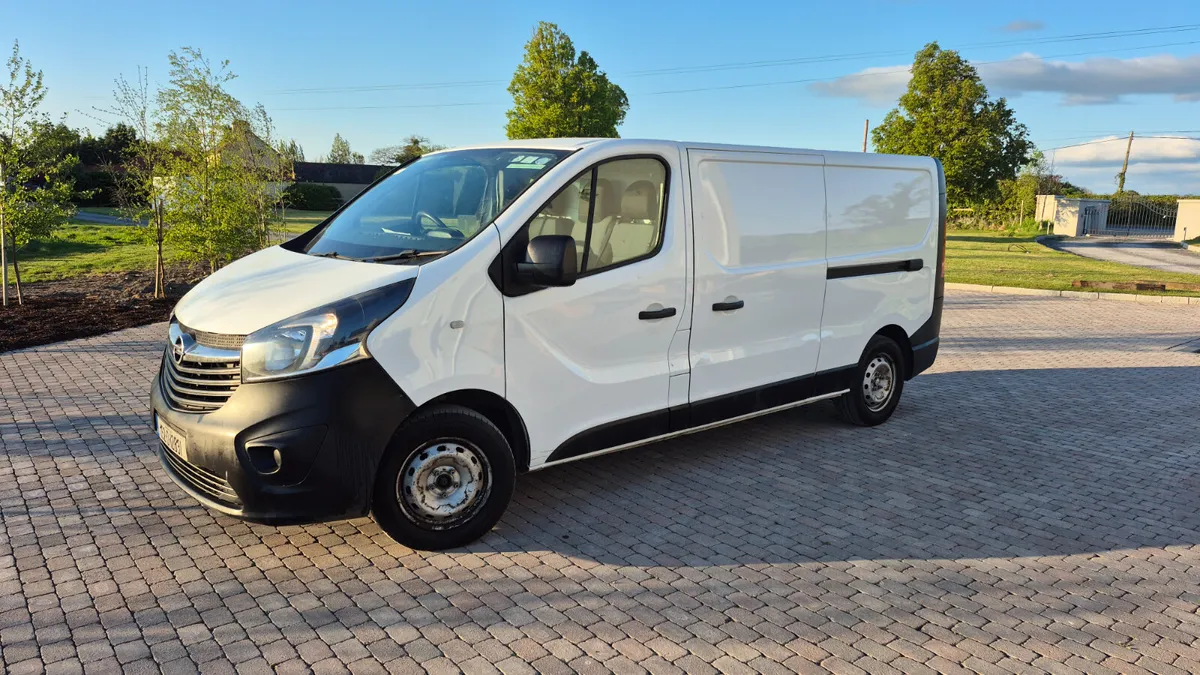 2015 Opel Vivaro lwb - Image 1