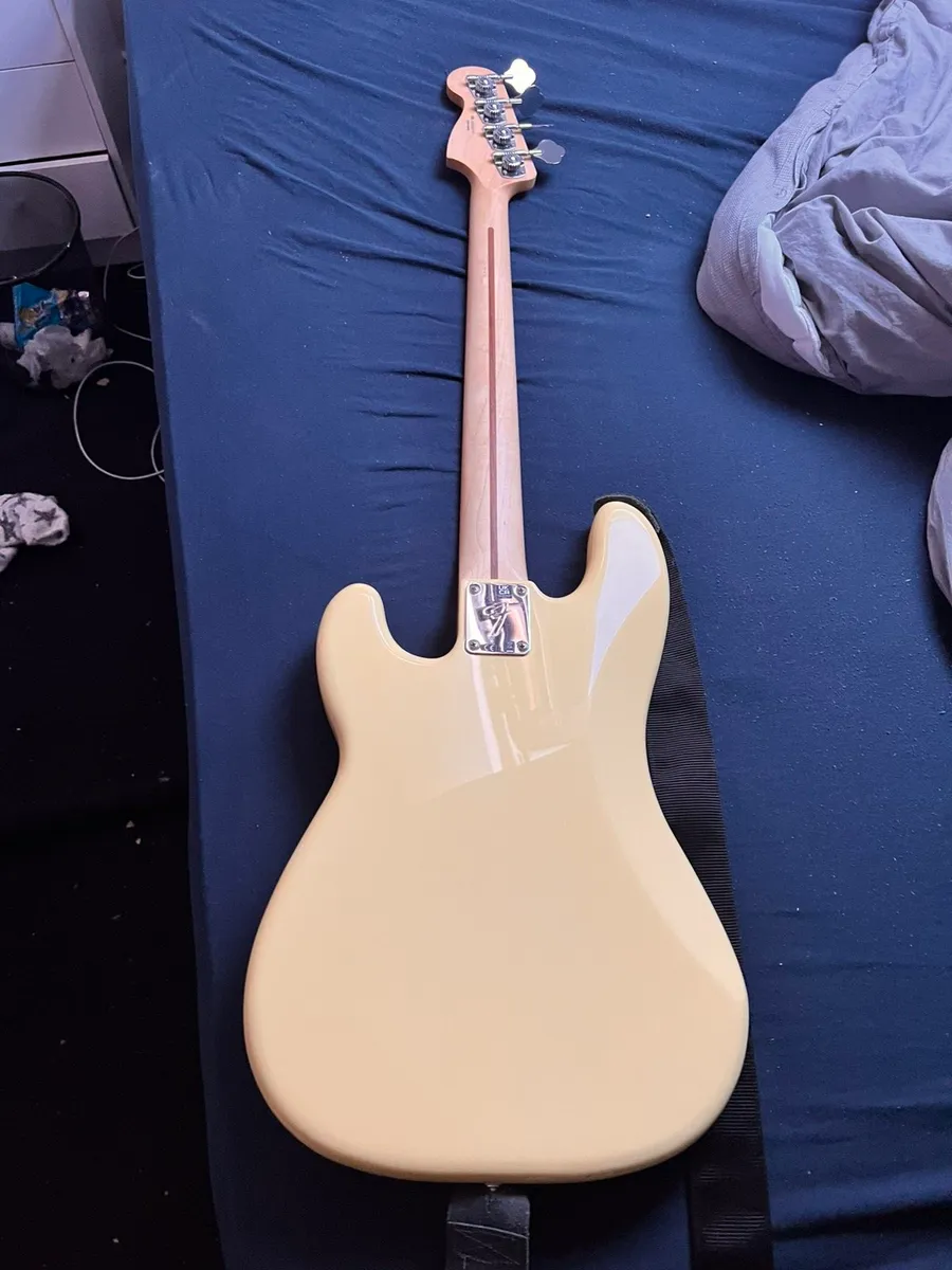 Fender P bass - Image 3