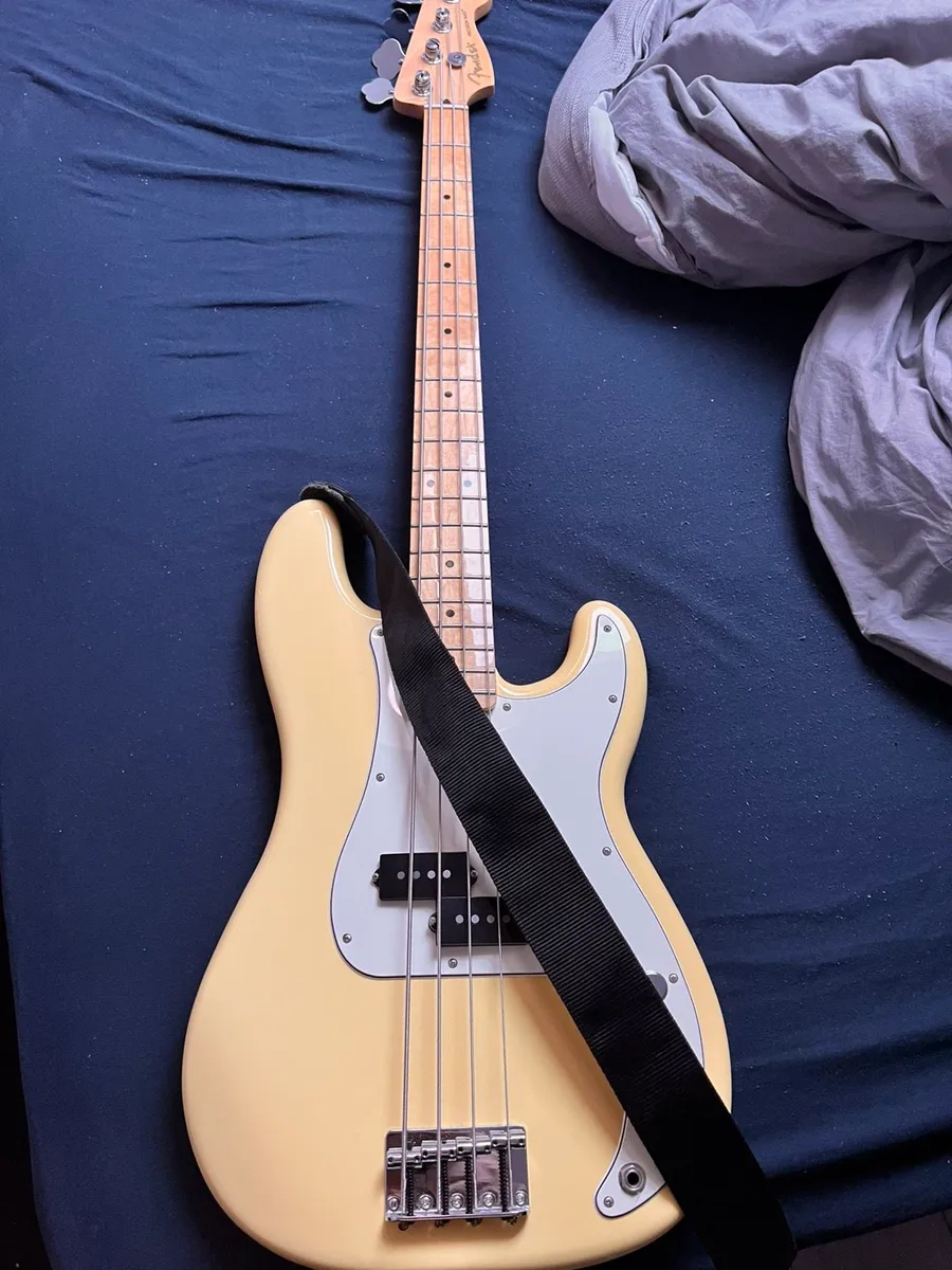 Fender P bass - Image 4