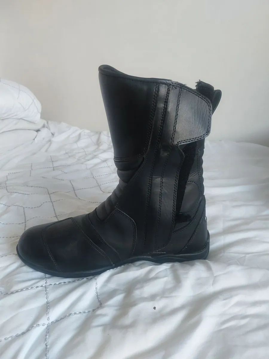 Motorcycle jacket and boots(Like New) - Image 1