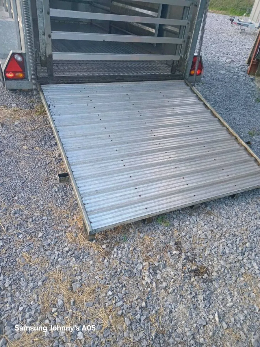 Cattle  trailer - Image 4