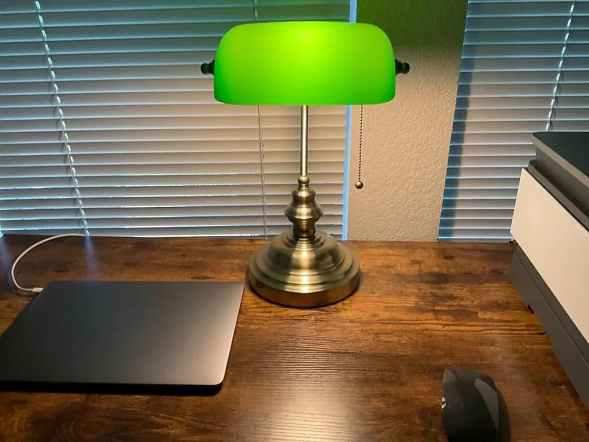 Green Glass Bankers Desk Lamp with Pull Chain - Image 2