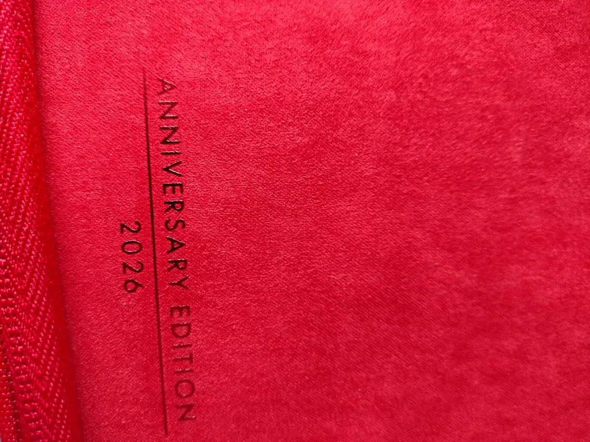 Vault X Zip Binder Anniversary Edition 9-Pocket - Image 4