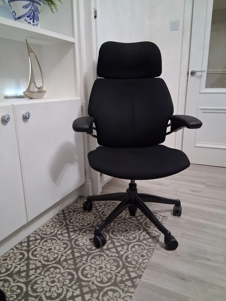 Humanscale Freedom Ergonomic Chair - Image 1