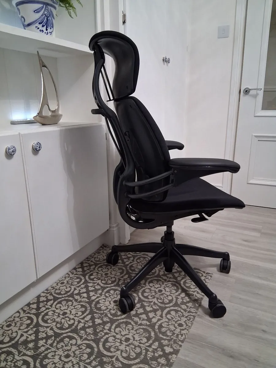 Humanscale Freedom Ergonomic Chair - Image 4