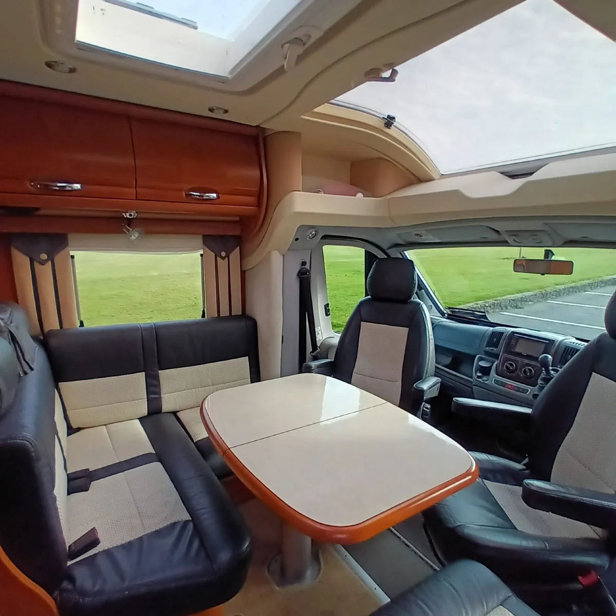 Motor Home - Image 4