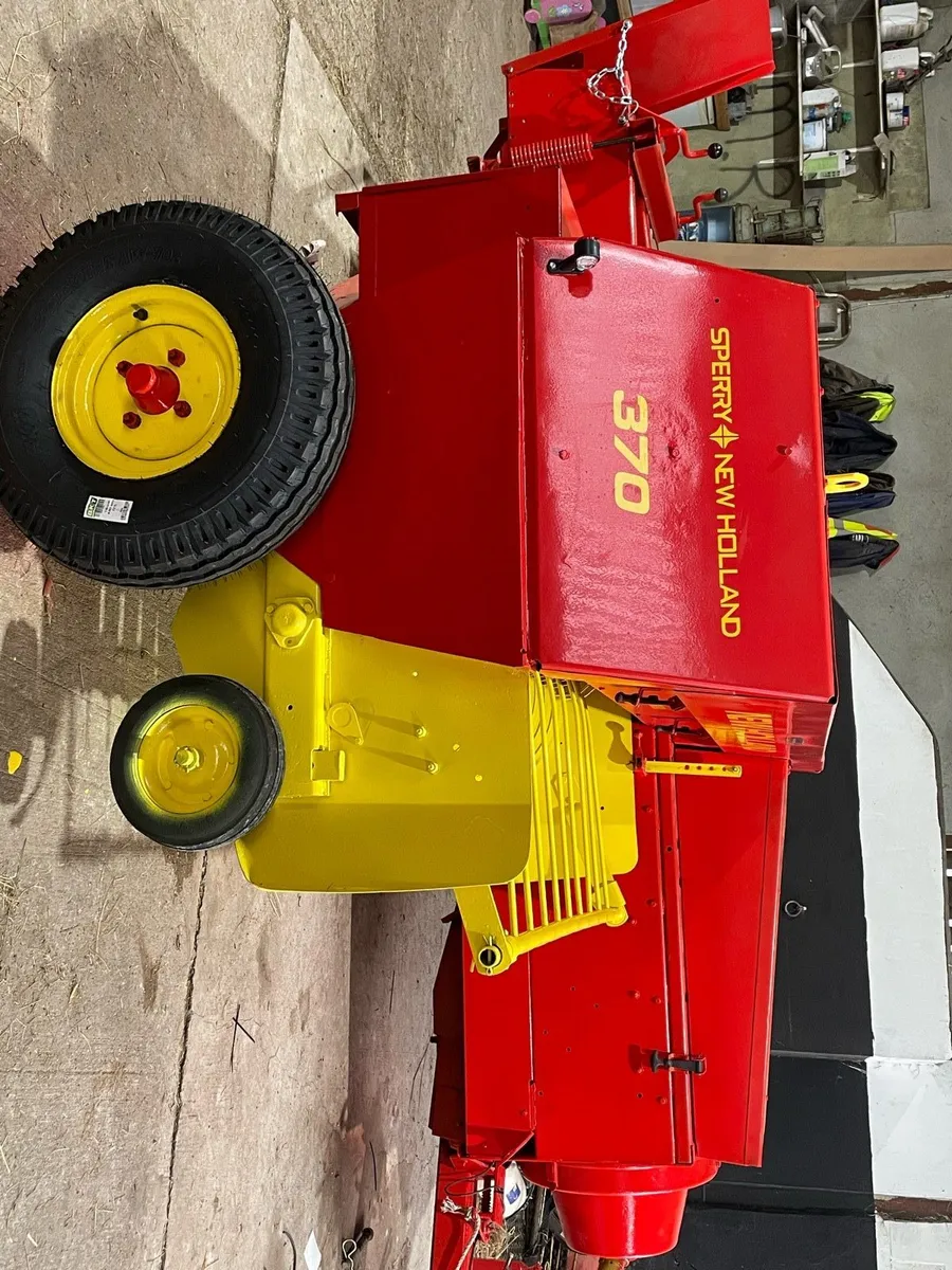 New Holland 370 - Image 2