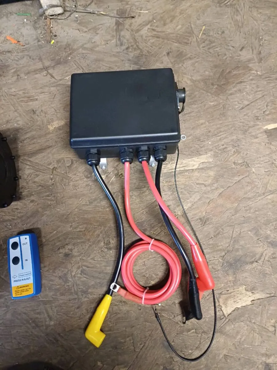 6000lb 12V Electric Winch - Image 4