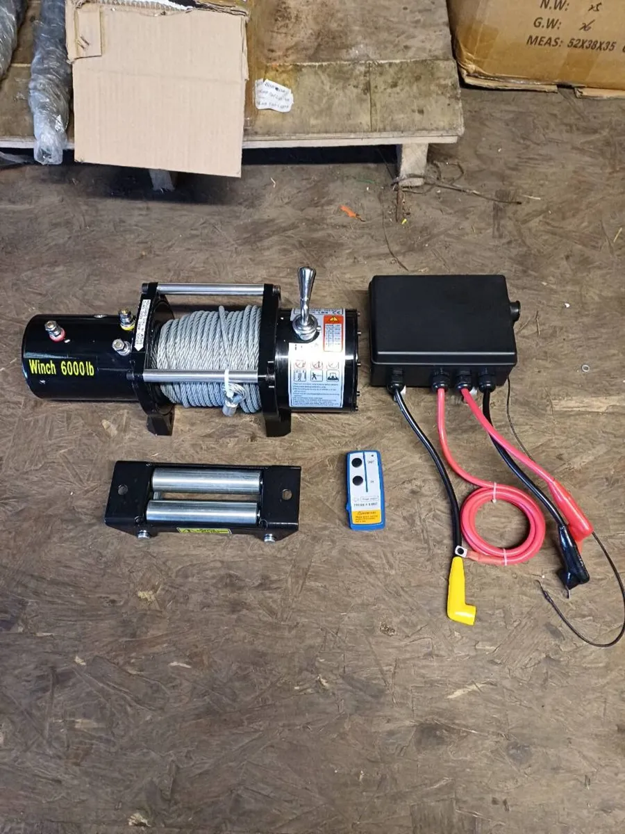 6000lb 12V Electric Winch - Image 1