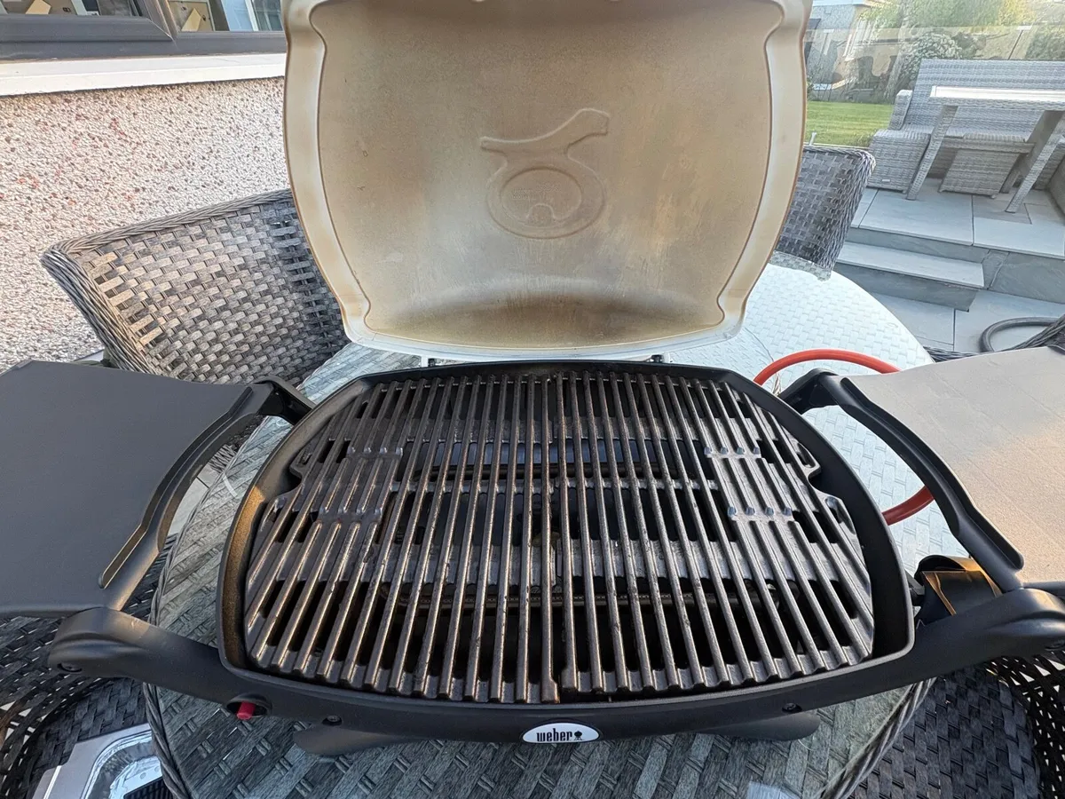 Weber tabletop BBQ - Image 1