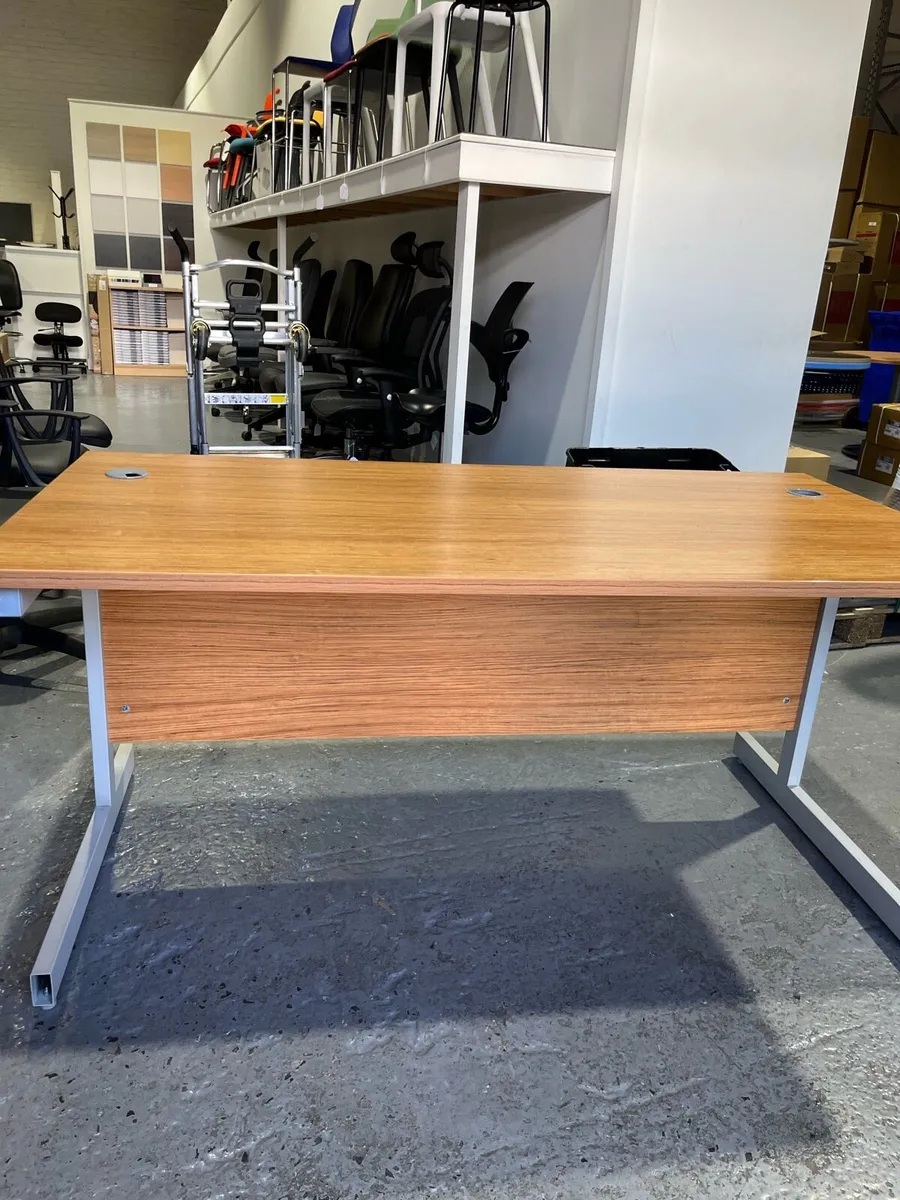 Office Desk 1600mm x 800mm - Image 1