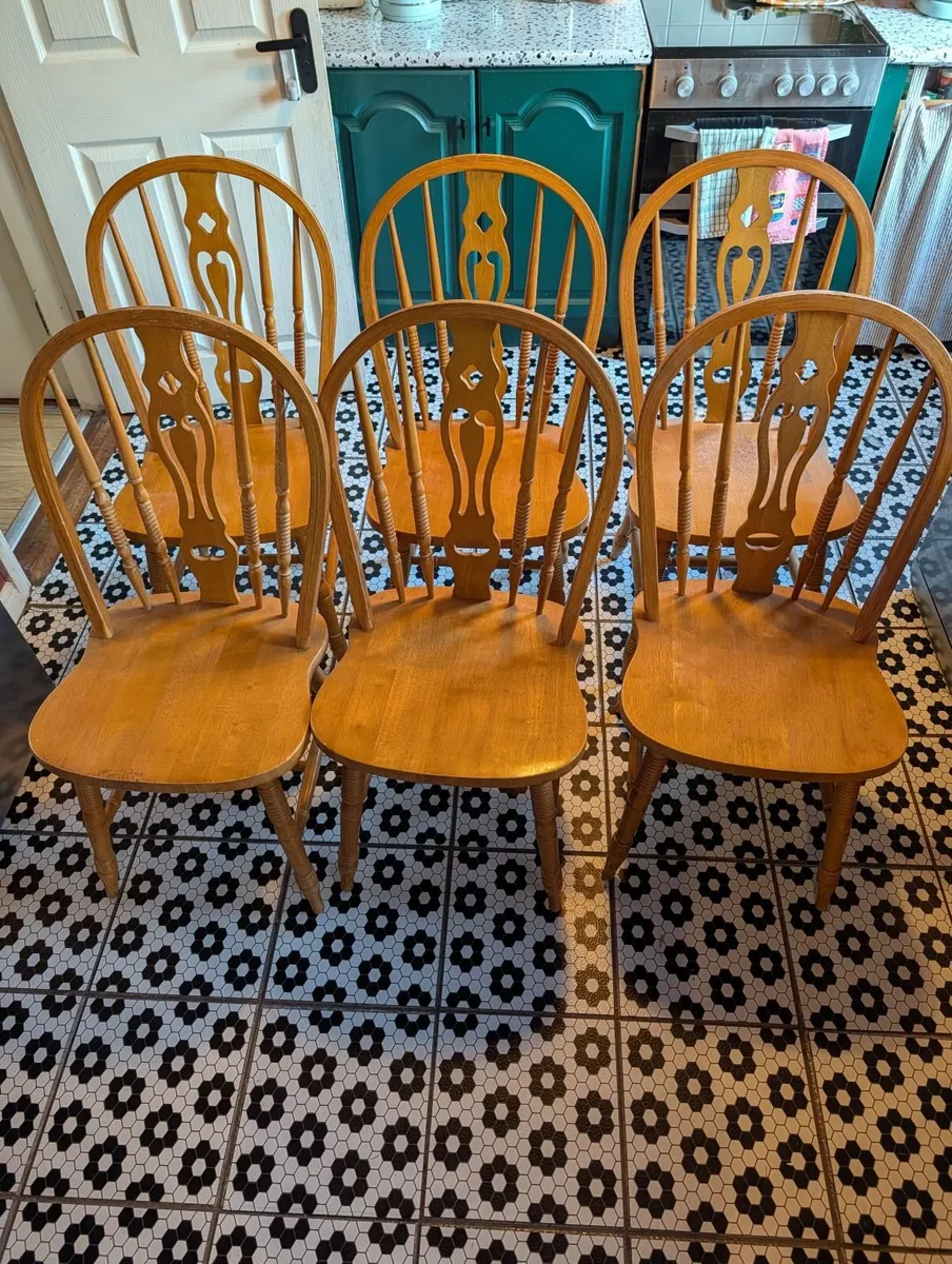 Kitchen Table and 6 Chairs €200 OR BEST OFFER - Image 2