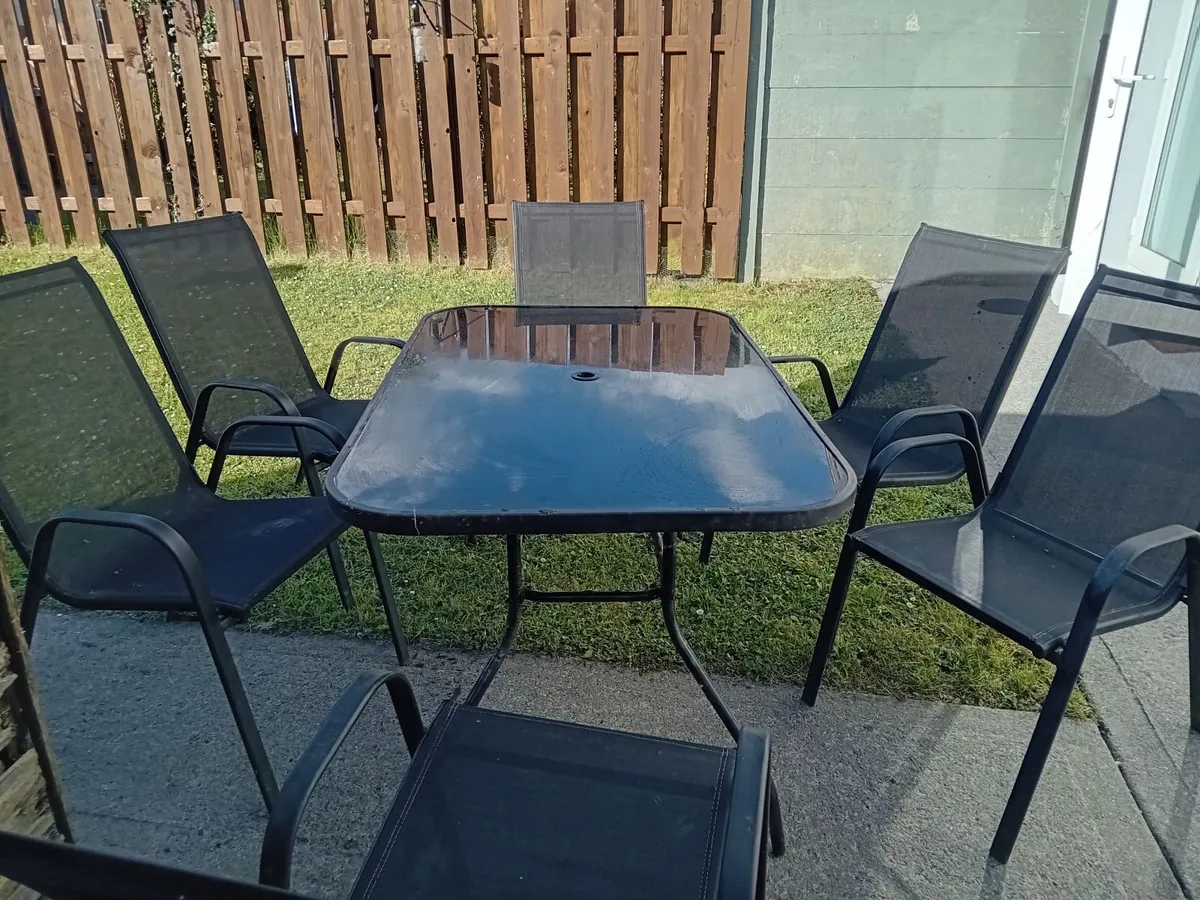 Outdoor Dining Table & Chairs - Image 4
