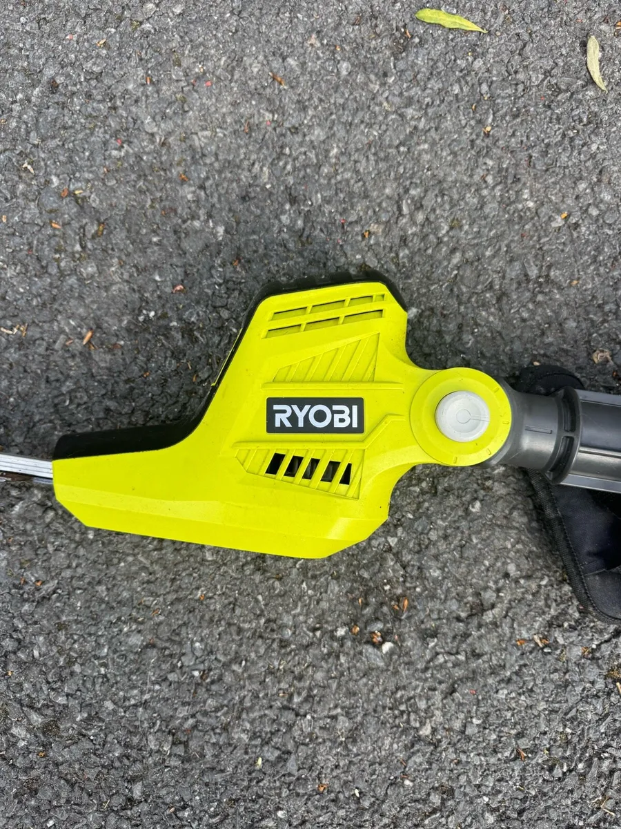 Ryobi hedge trimmer - Image 1