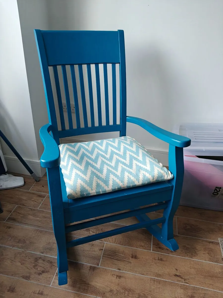 Solid wood rocking chair