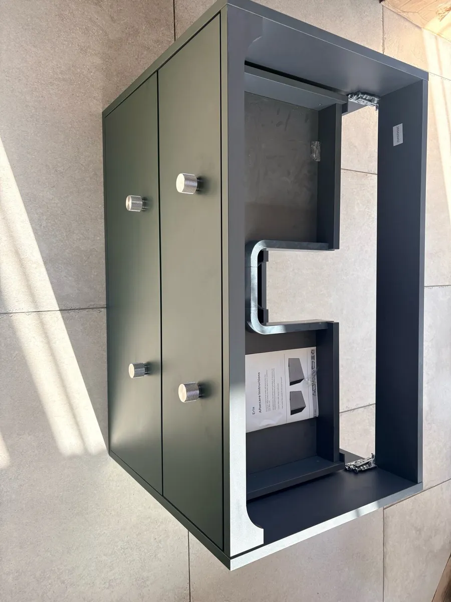 Wall mounted sink Unit - Image 3