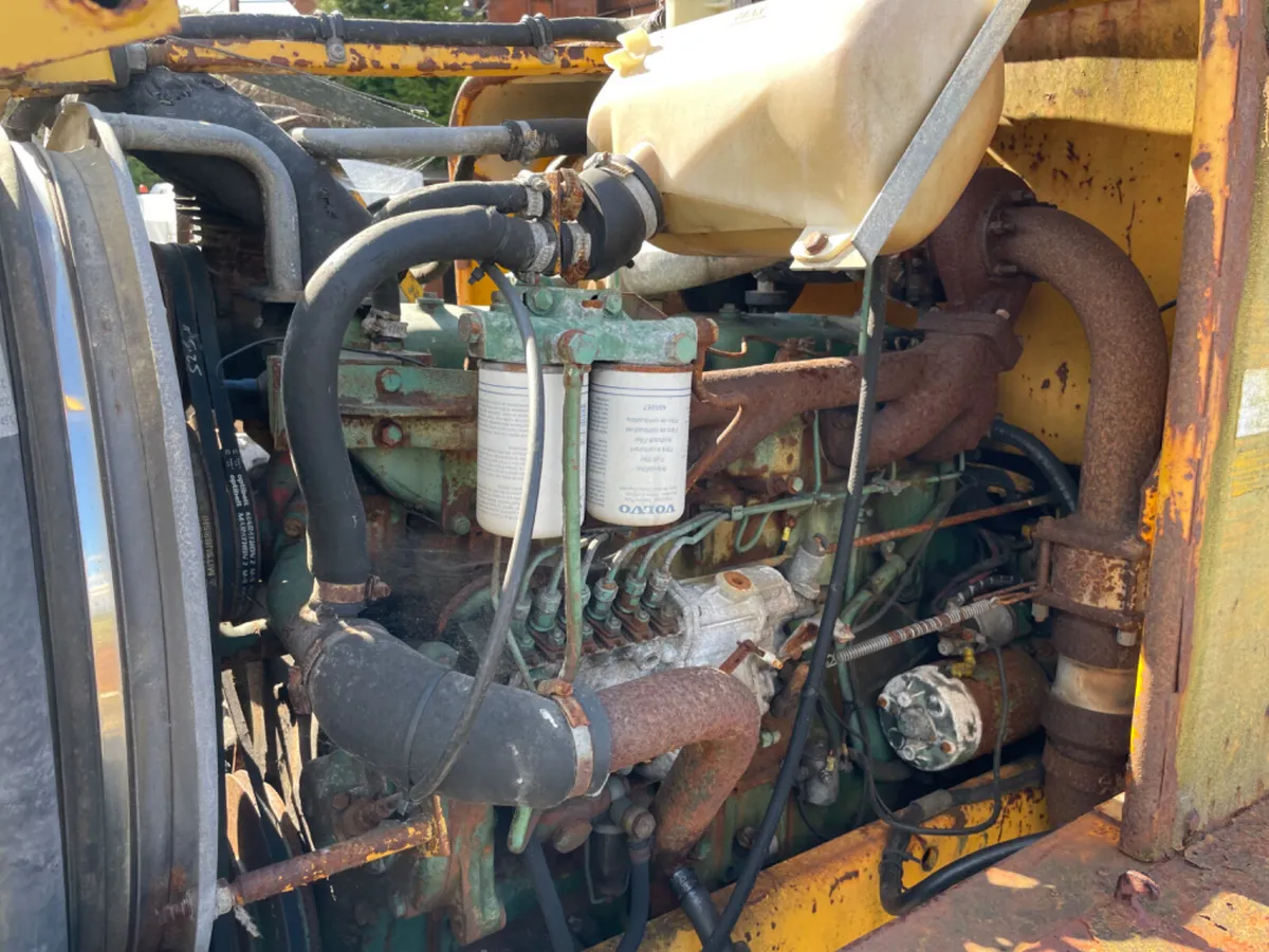 Volvo TD60B engine complete - Image 1
