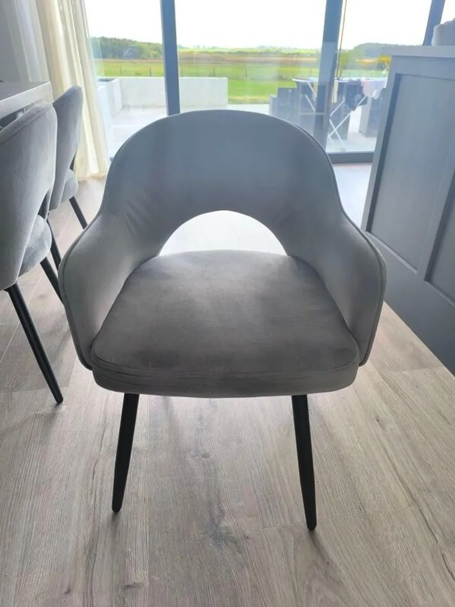 Grey velvet swivel dining chairs - Image 4