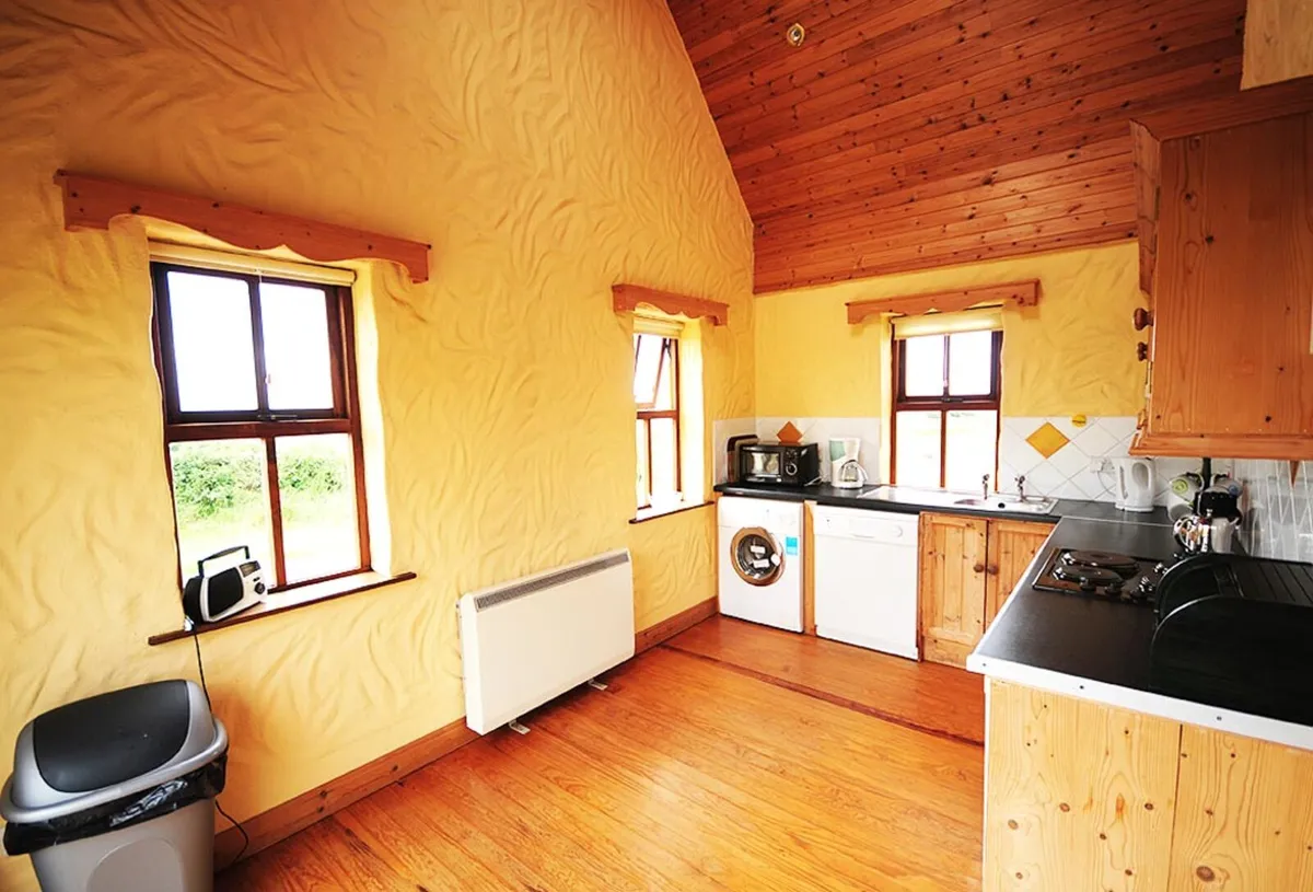 May Bank Holiday in Fanore, North Clare - Image 4