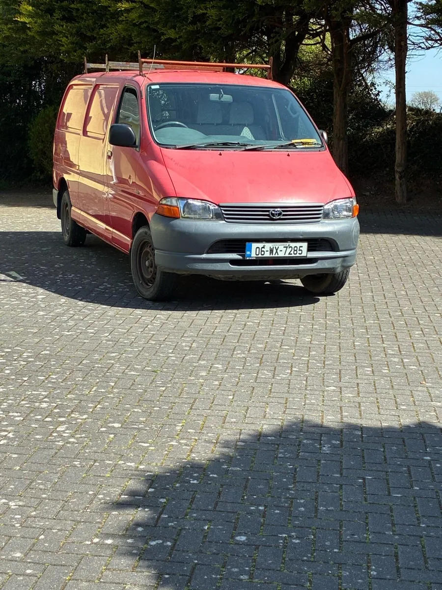 06 Toyota Hiace Van - Image 1