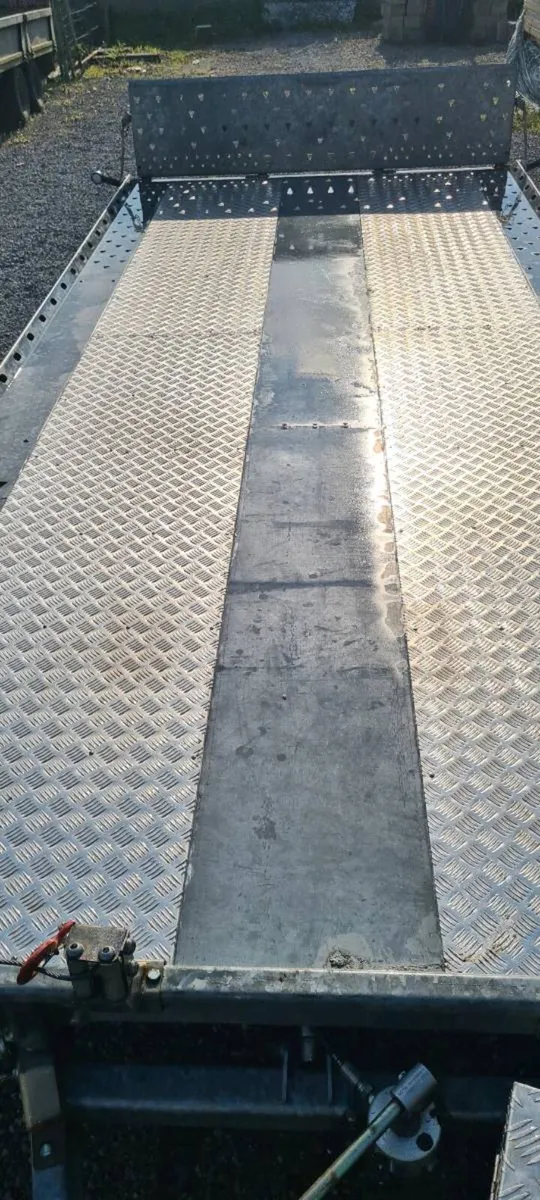 Tri axle indespension tilt bed transporter - Image 2