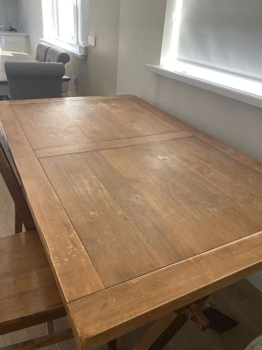 Solid table and 6 chairs and bench - Image 3