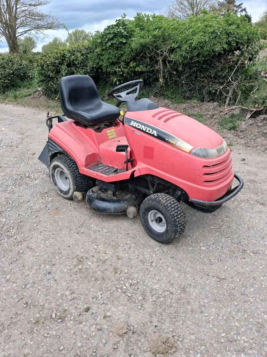 Honda ride on mower - Image 1
