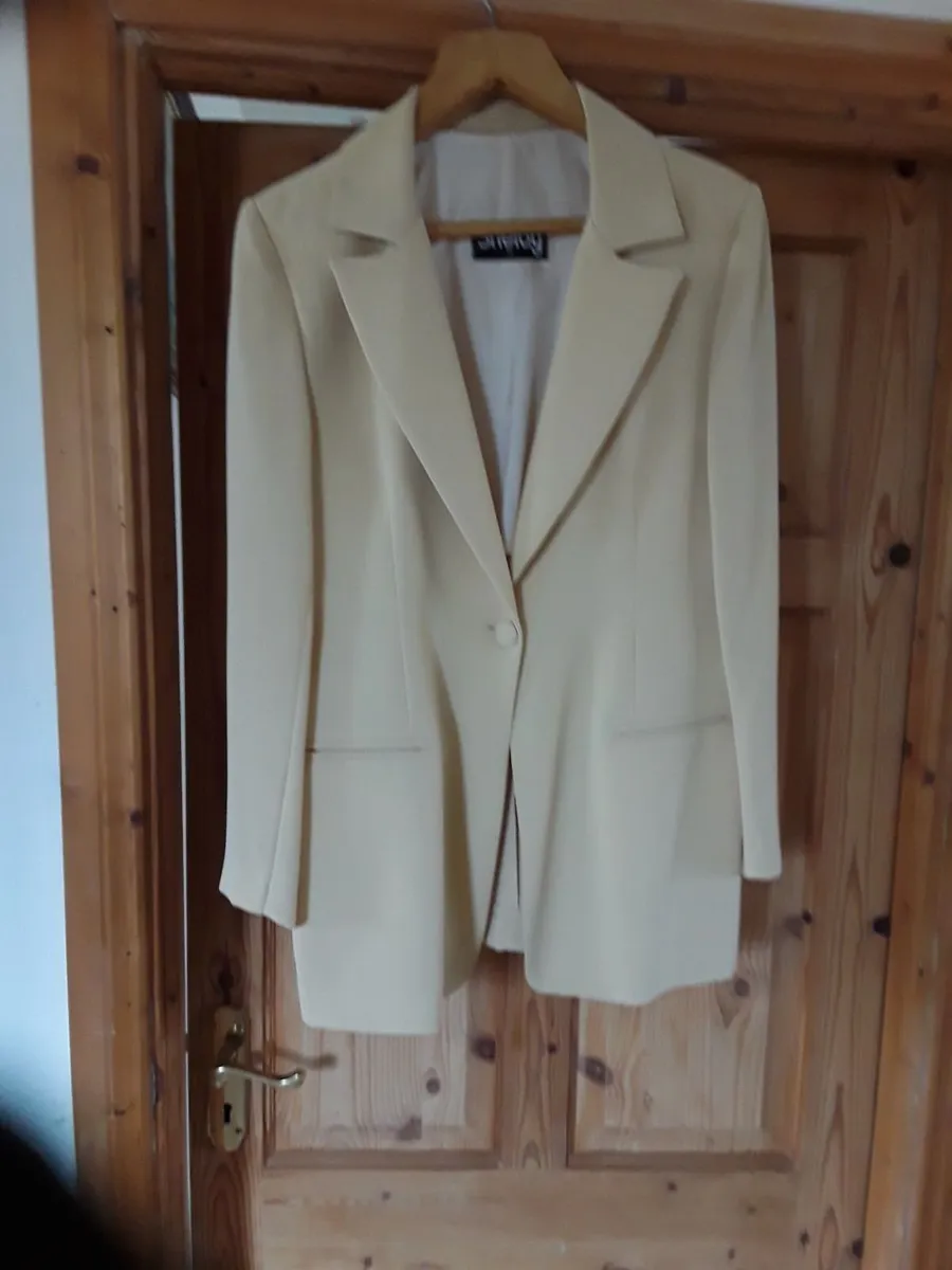 Brand new ladies jacket tan coloured - Image 1