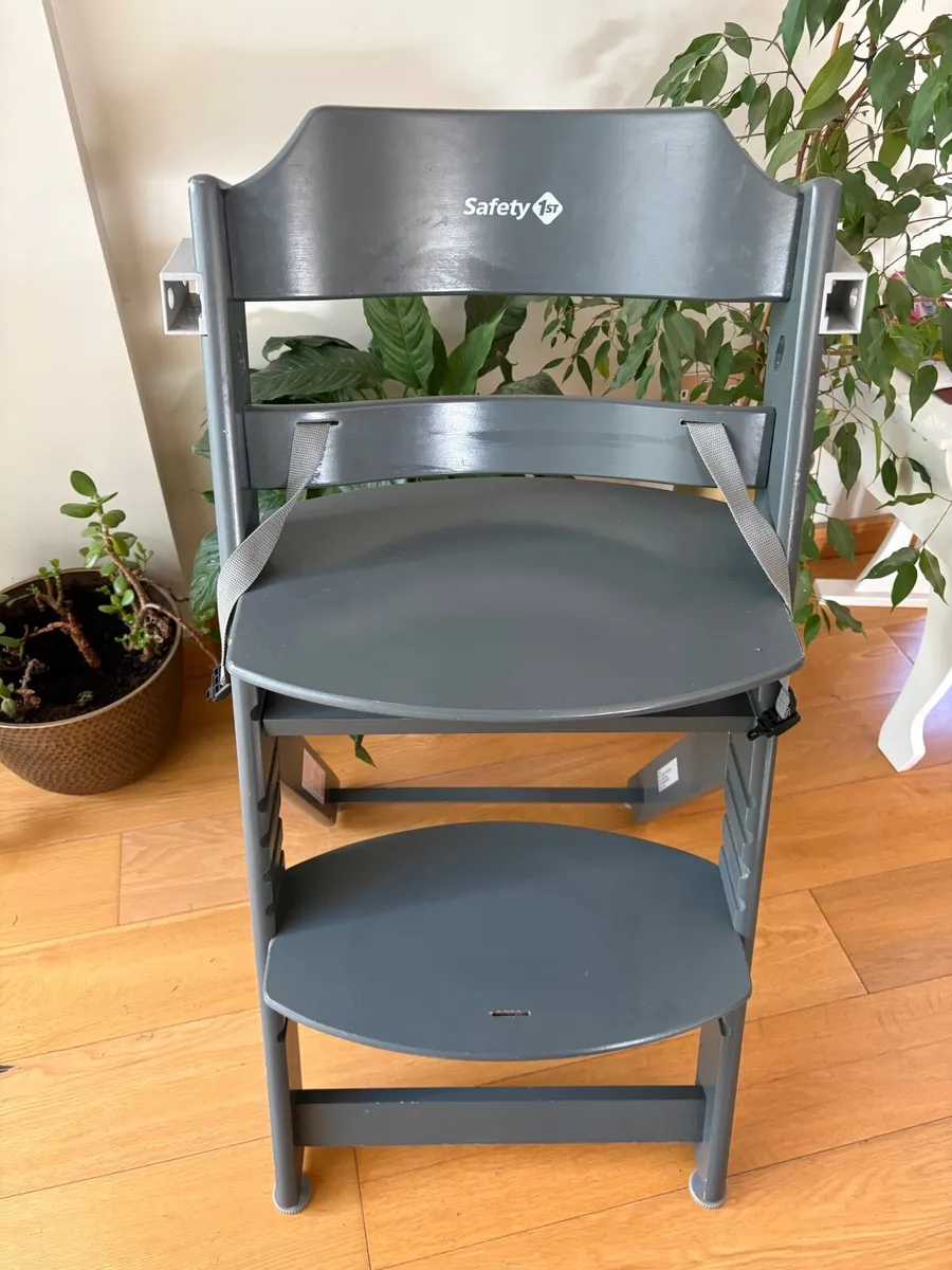 High chair for sale - Image 3