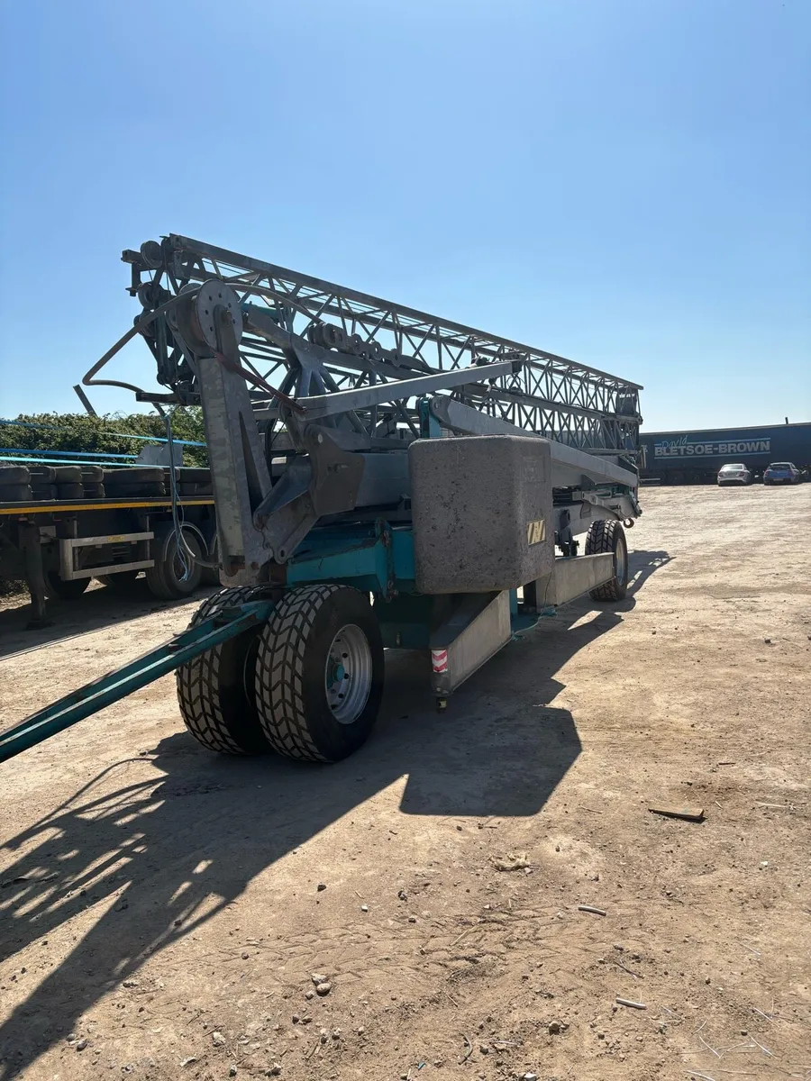 Self erecting tower crane - Image 2