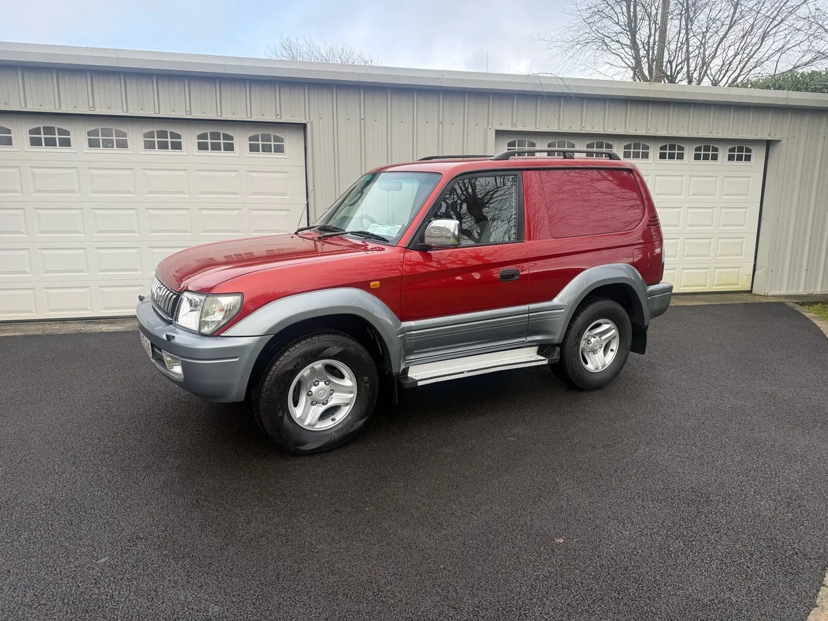 2001 TOYOTA LAND CRUISER - Image 1