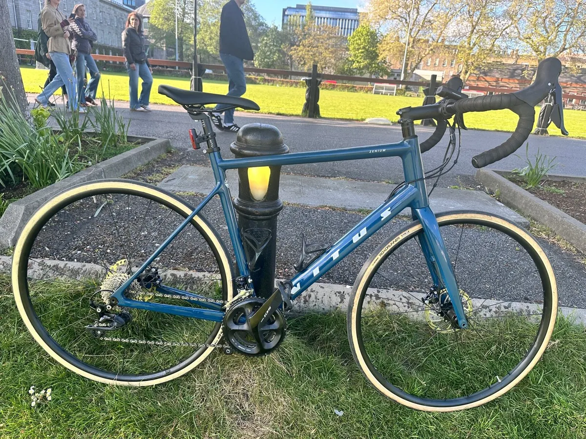 Carbon Vitus Zenium Road Bike - Image 1