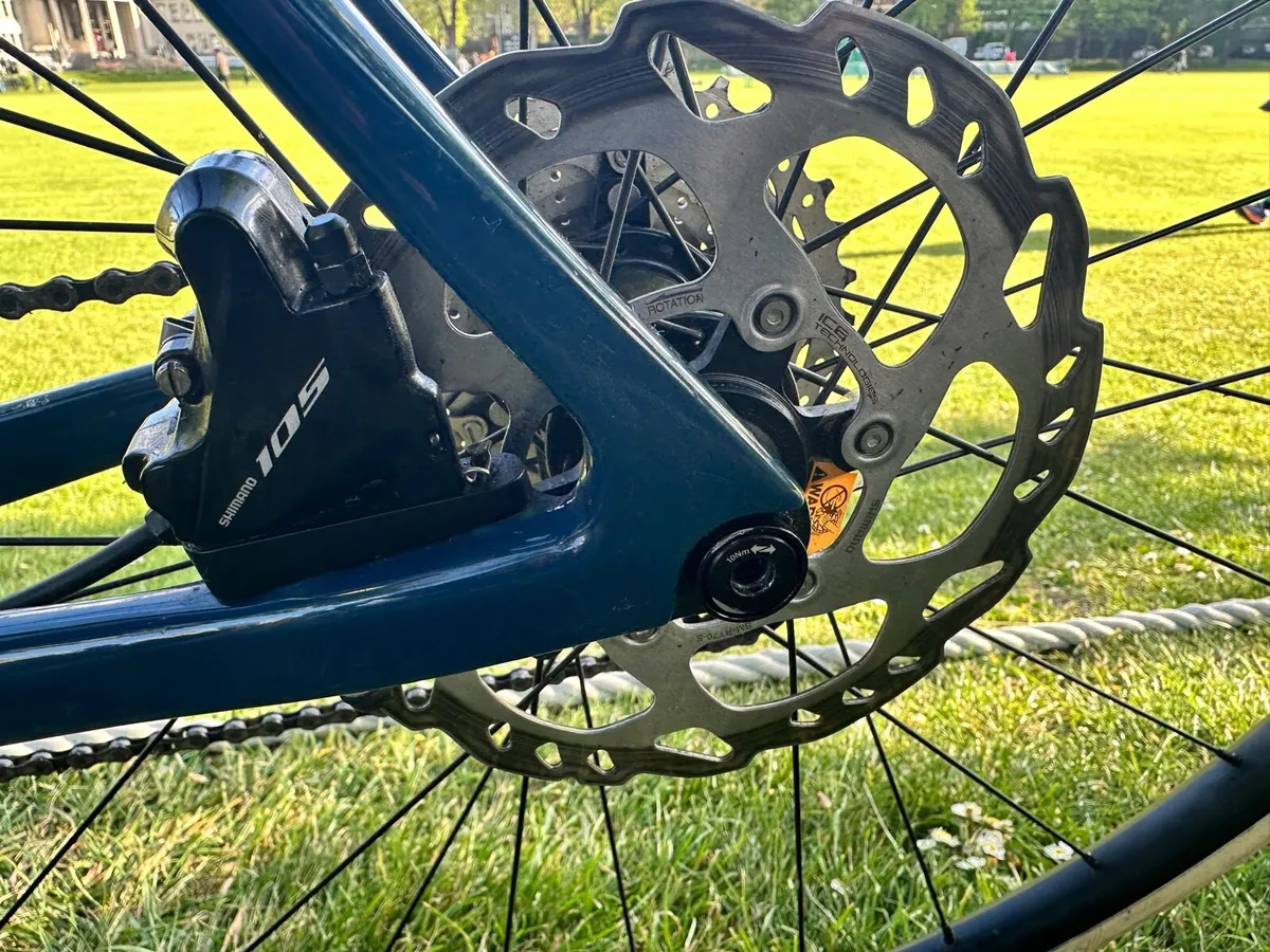 Carbon Vitus Zenium Road Bike - Image 3