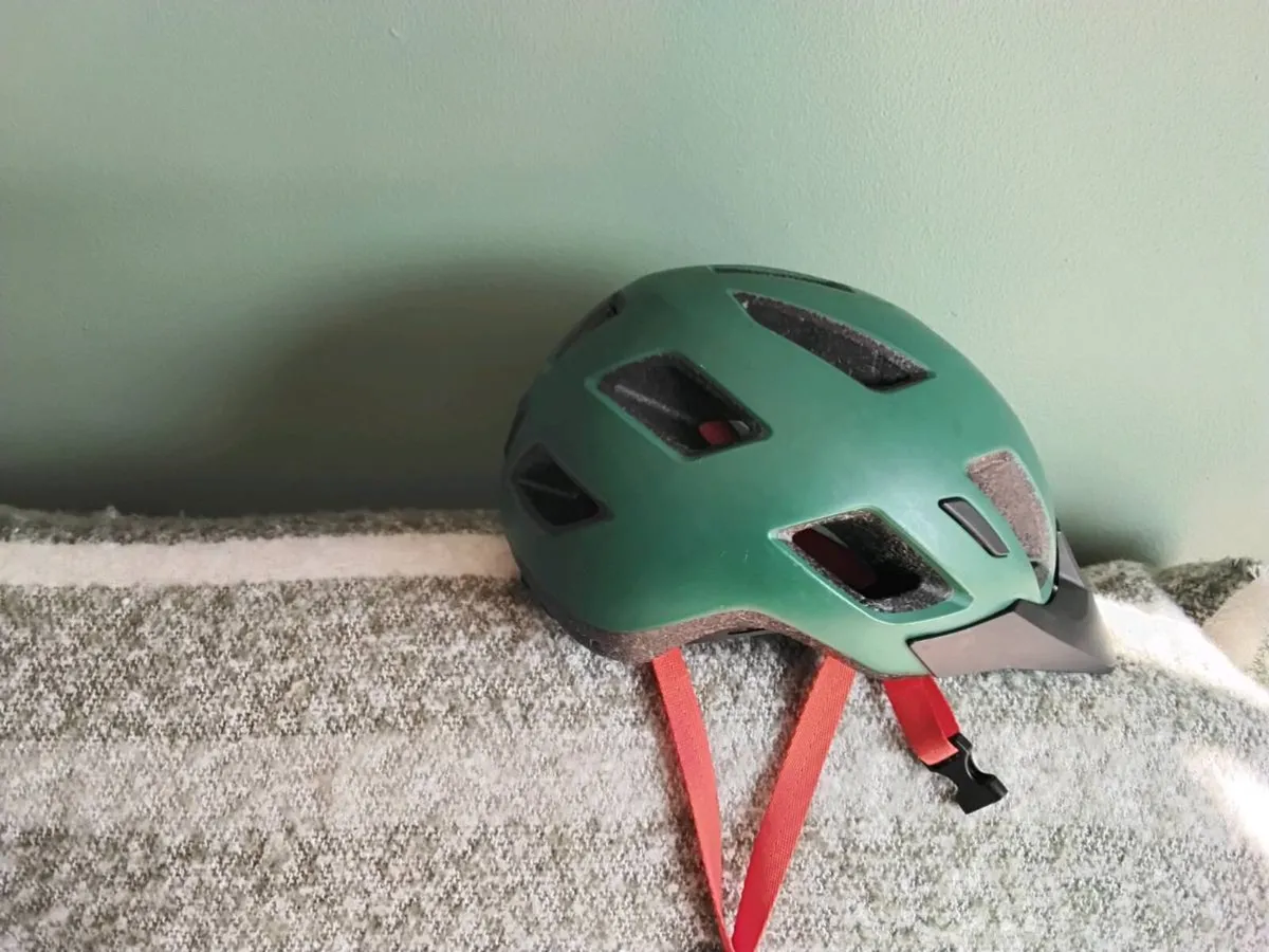 A bicycle  helmet - Image 2