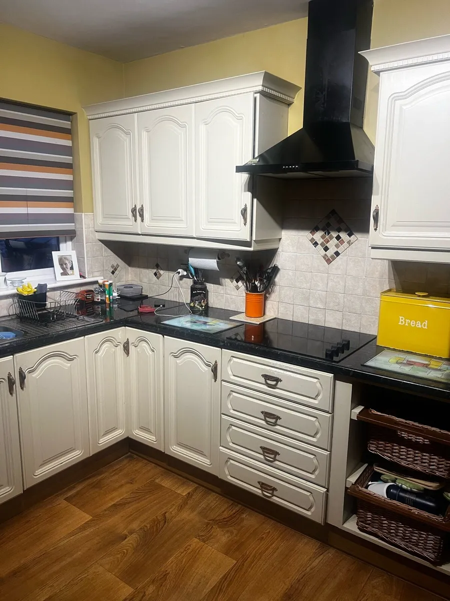 FULL KITCHEN FREE - Image 3