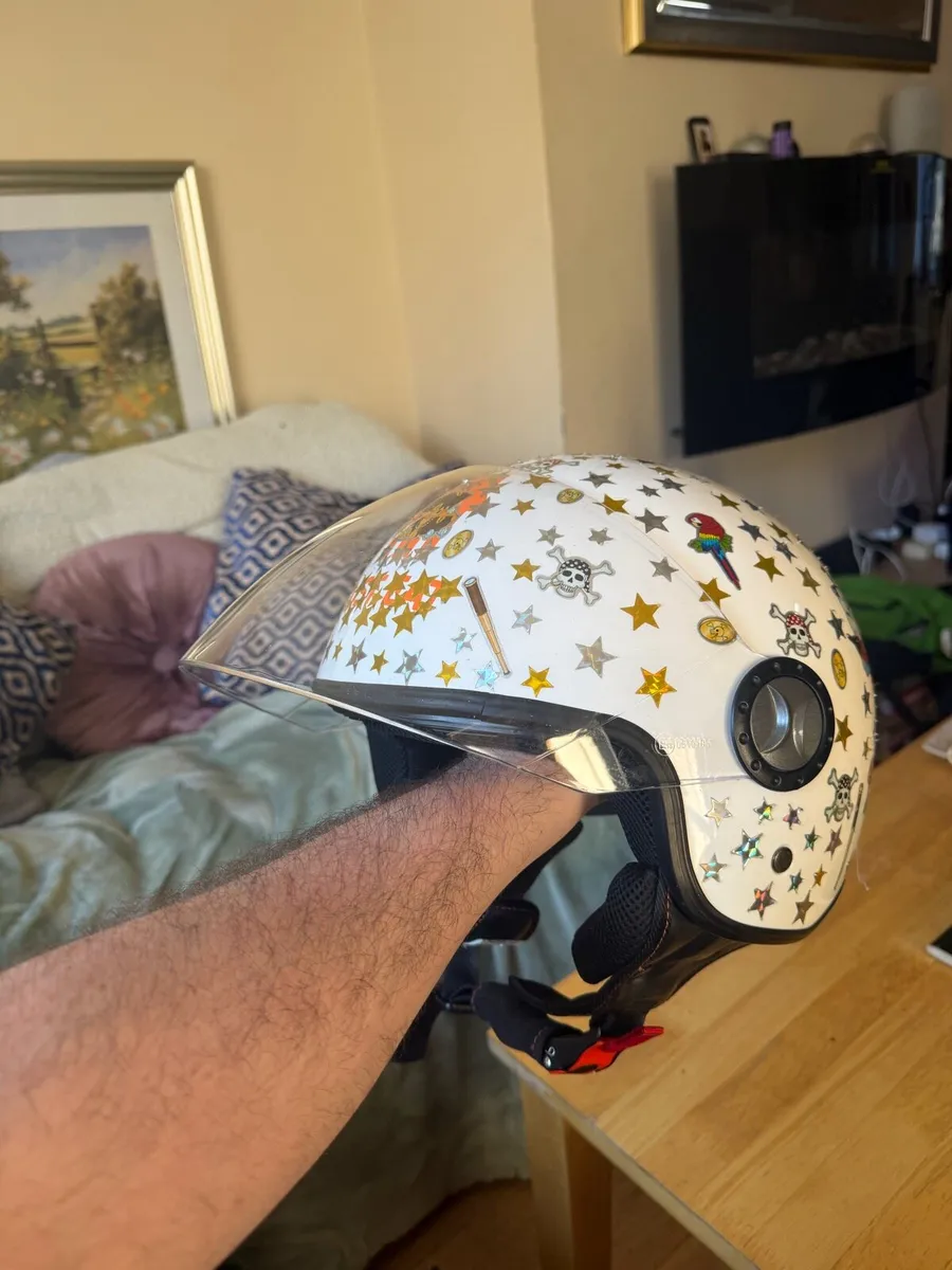 Motorbike / Scooter Helmet - Image 1