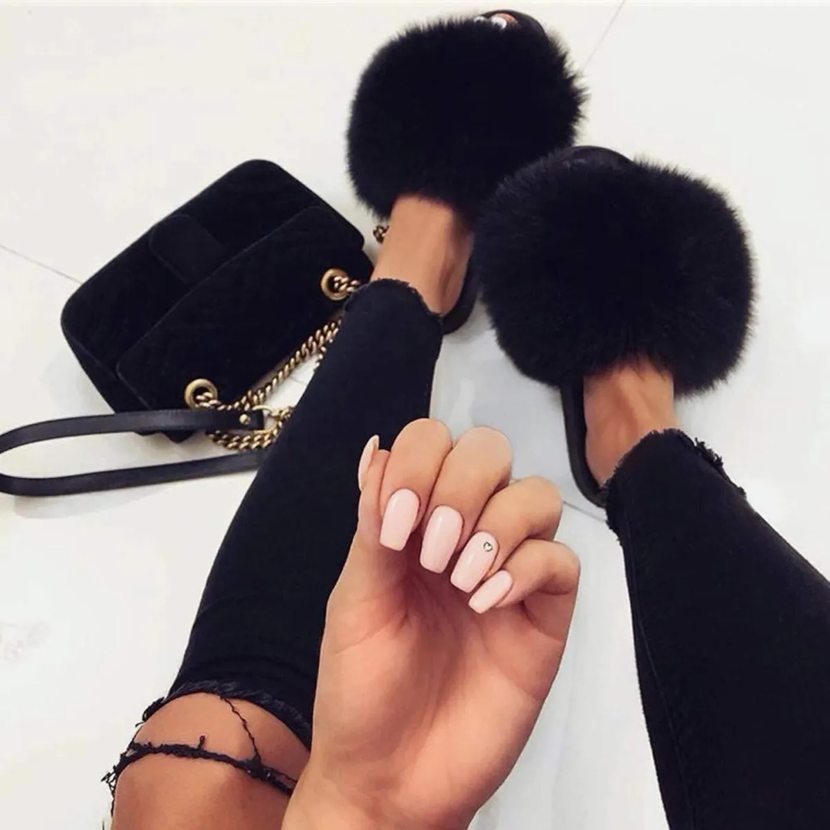 Fluffy fur slippers sizes 37-41 sizes 4-8 - Image 1