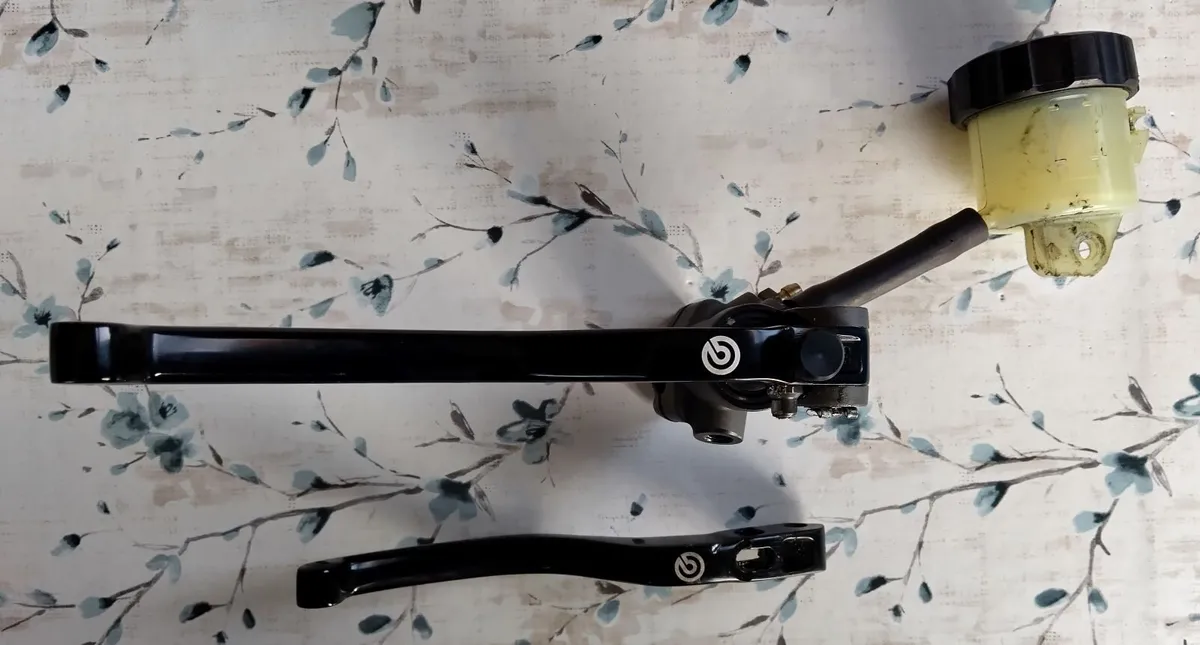 Brembo 19x20 Master Cylinder - Image 2