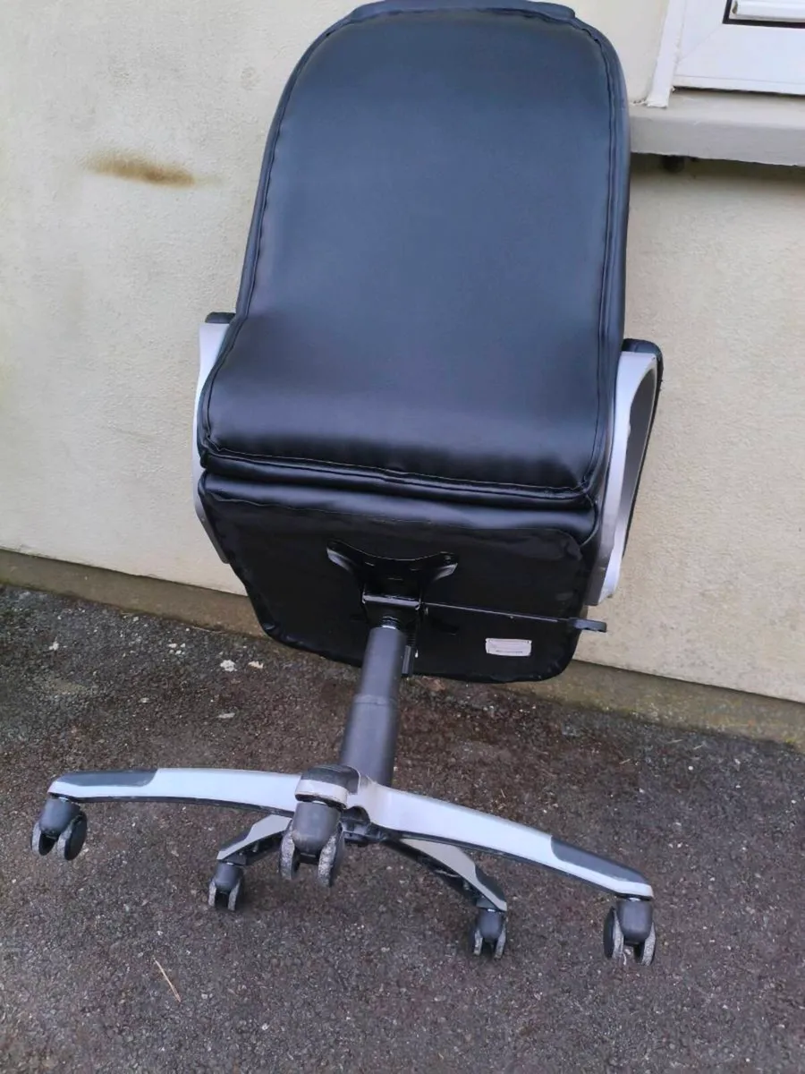 New office chair, moving jobs ,70euro - Image 3