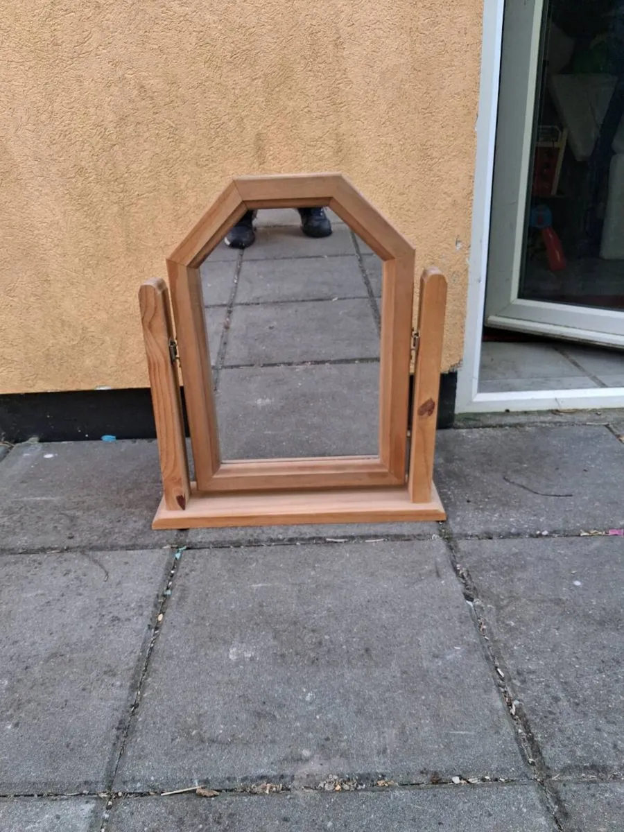 Chest of drawers, bedside locker,2 mirrors - Image 1