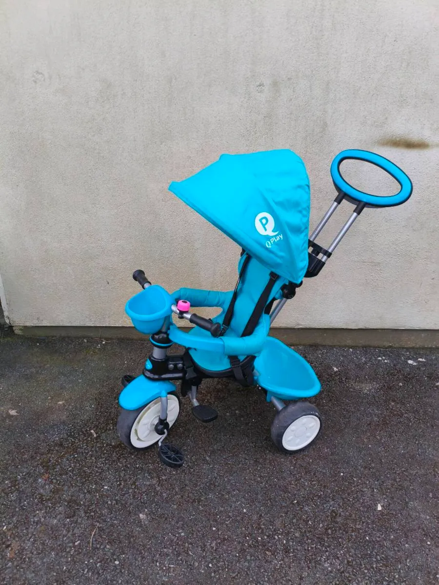 Q play child's push chair bike like new. - Image 3