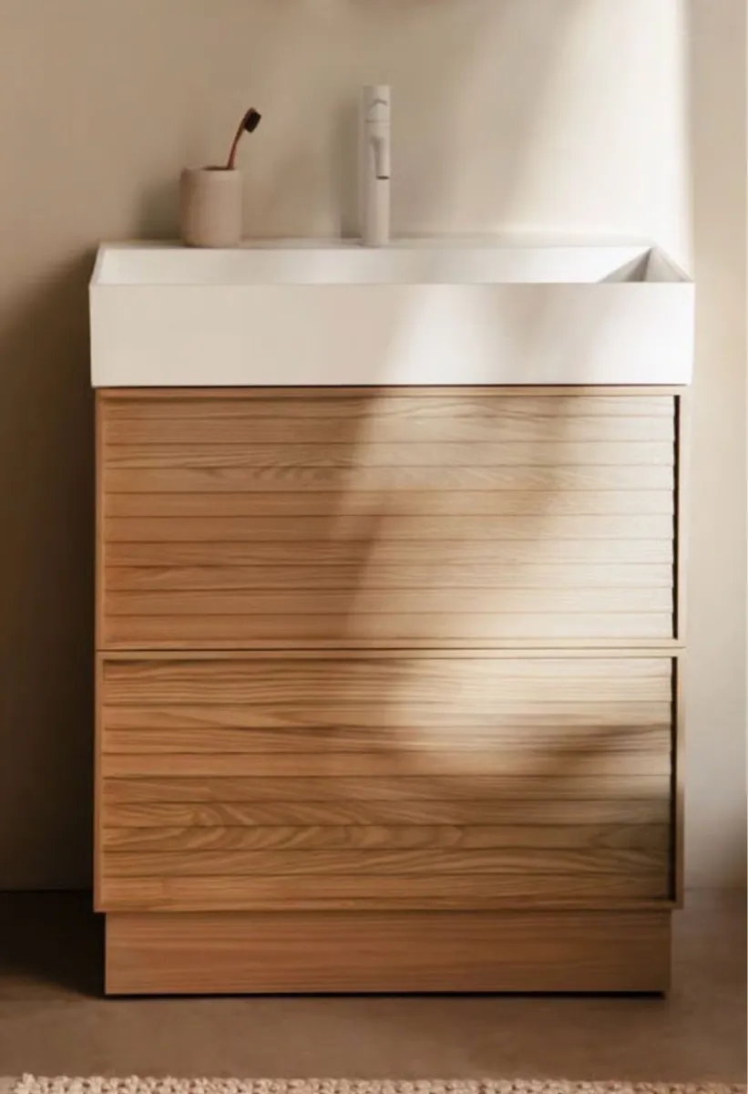 Vanity unit and sink - Image 1