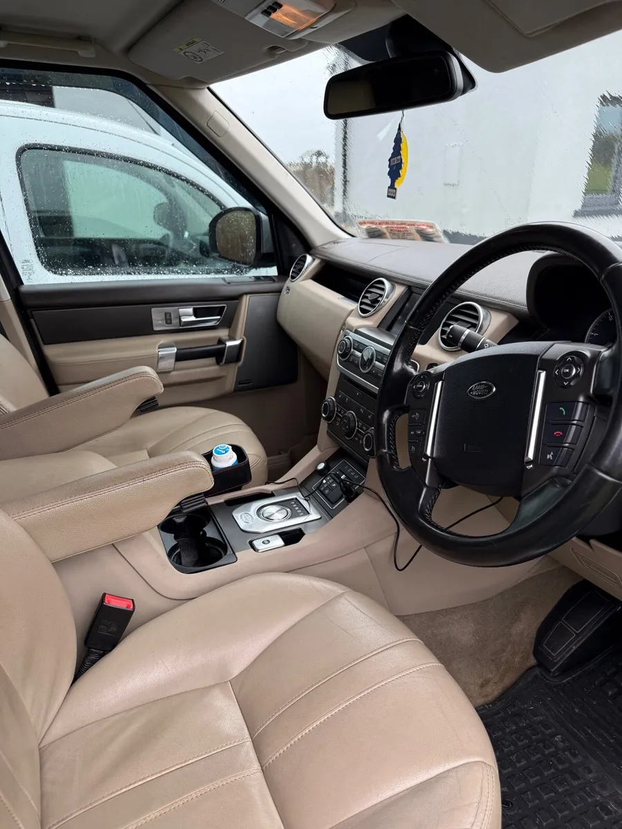 Land Rover discovery 3.0 TDV6 crewcab - Image 4